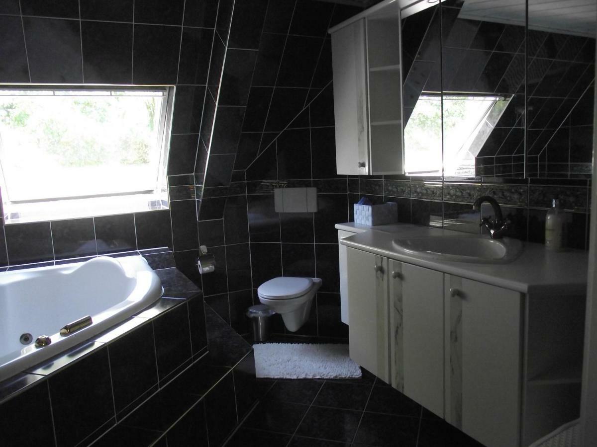 B&B Landgoed Sonneborghe Kollumerzwaag Bagian luar foto